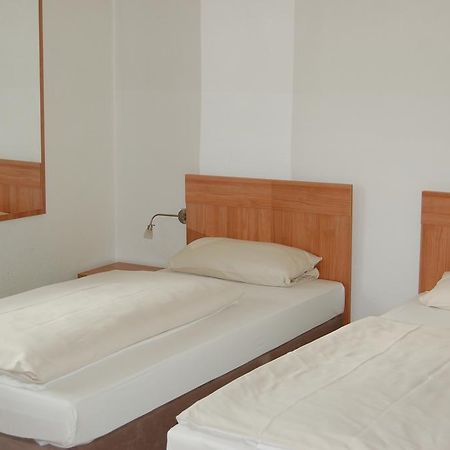 Hotel Adler Neulußheim Pokój zdjęcie